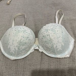 VICTORIAS SECRET 34DD Dream Angels Push up Bra